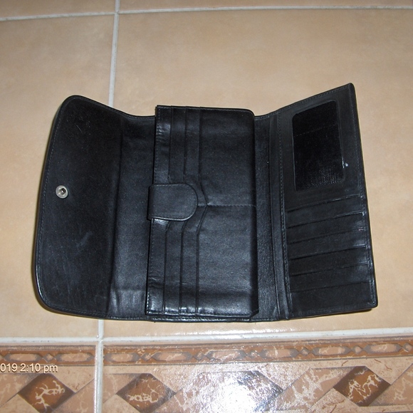 Sting-Ray Wallet - Picture 3 of 3